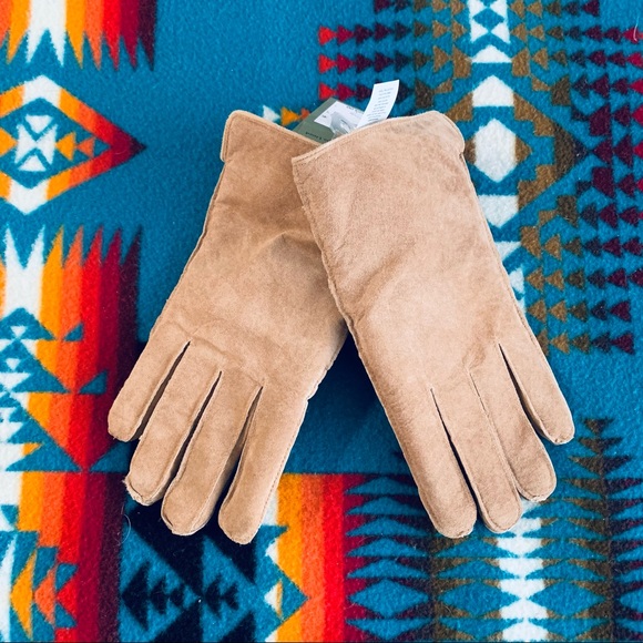 Goodfellow & Co Accessories - NWT!! Sherpa Lined Gloves❄️